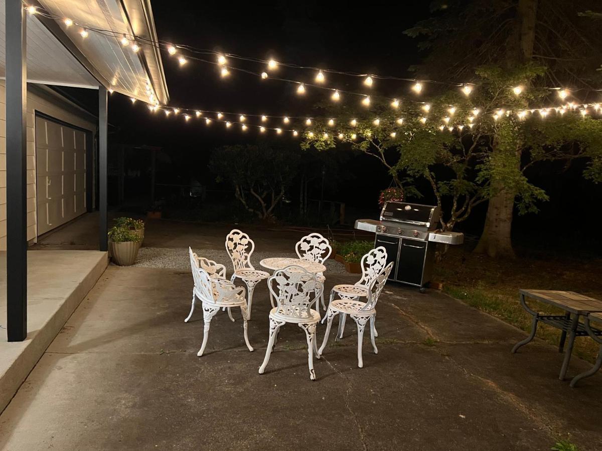 פויאלופ Private Lake House מראה חיצוני תמונה
